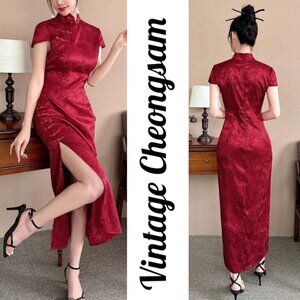 VINTAGE '90S RED SATIN TRADITIONAL CHEONGSAM ORIENTAL SHEATH MAXI DRESS, SMALL